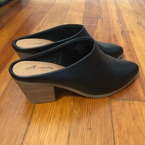 Target Universal Thread shoes
